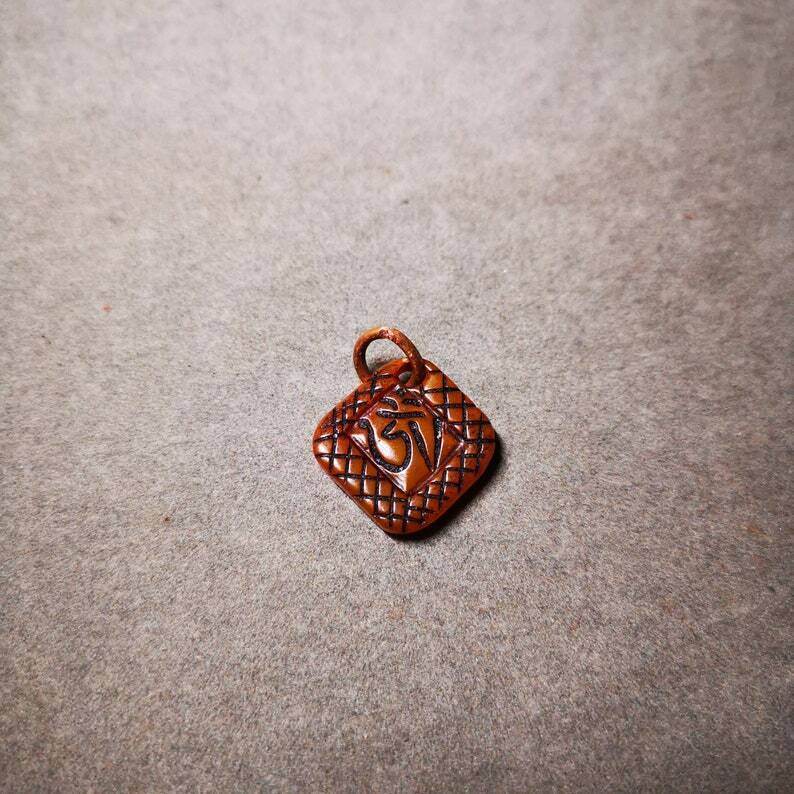 Yak Bone Carved OM Letter Prayer Bead Pendant,Bead Counter Clip Amulet for Mala - Tibetan Buddhist mala beads, size reference