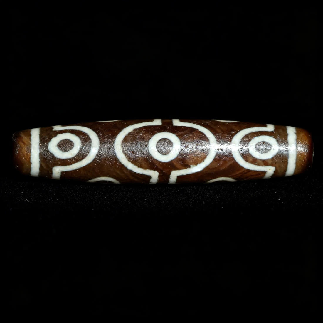 10 Eyes Dzi Bead Meaning: Benefits, Symbolism & How to Use