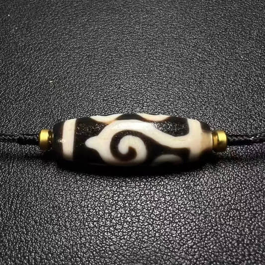 Conch Shell Dzi Bead Meaning: Benefits, Symbolism & How to Use