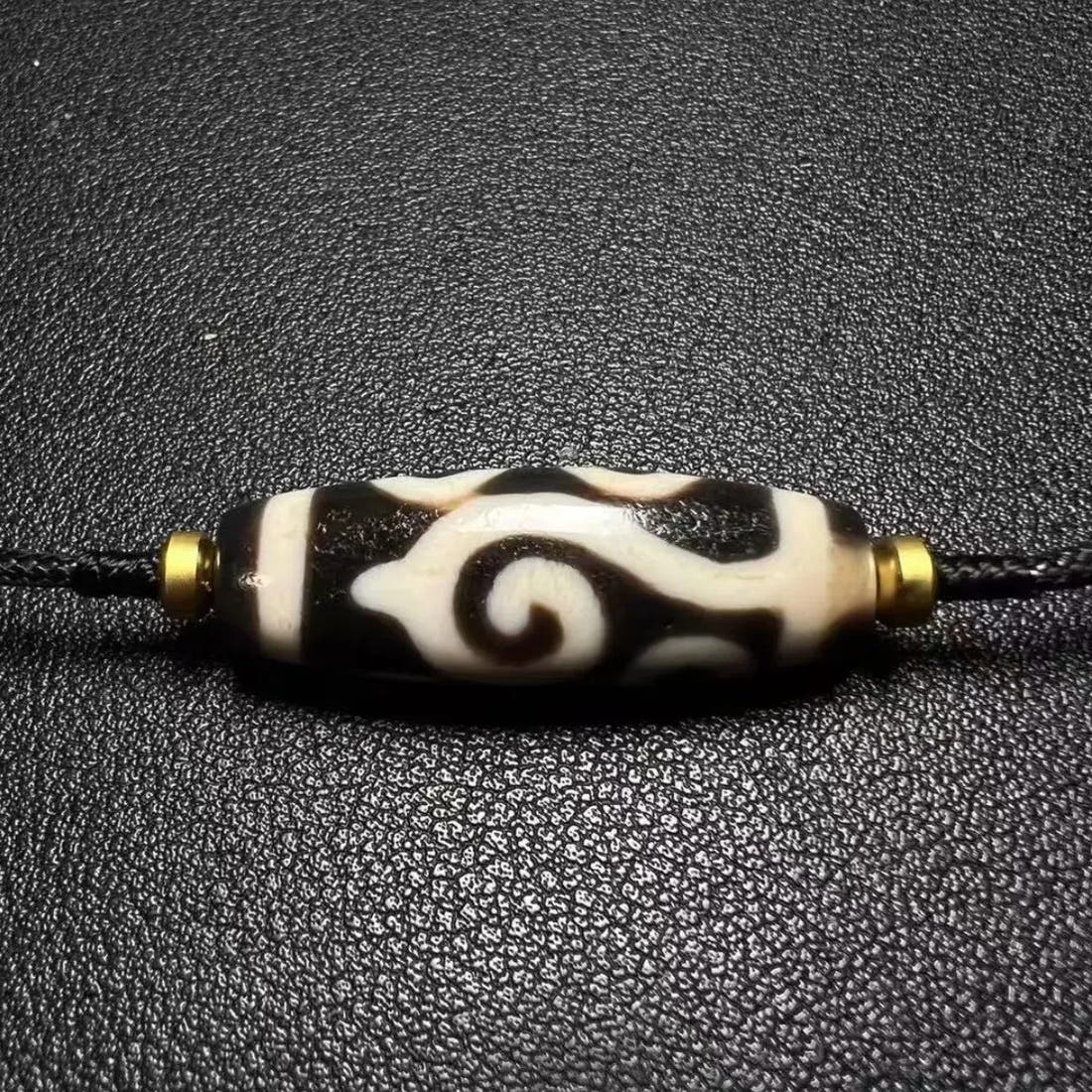 Conch Shell Dzi Bead Meaning: Benefits, Symbolism & How to Use
