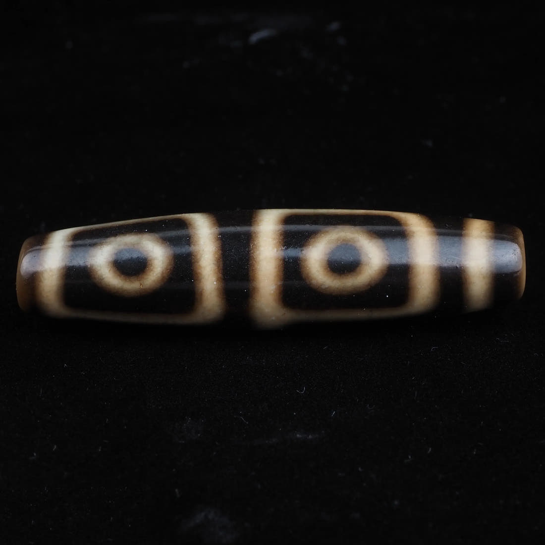 Earth Gate 4 eyes Dzi Bead Meaning: Benefits, Symbolism & How to Use