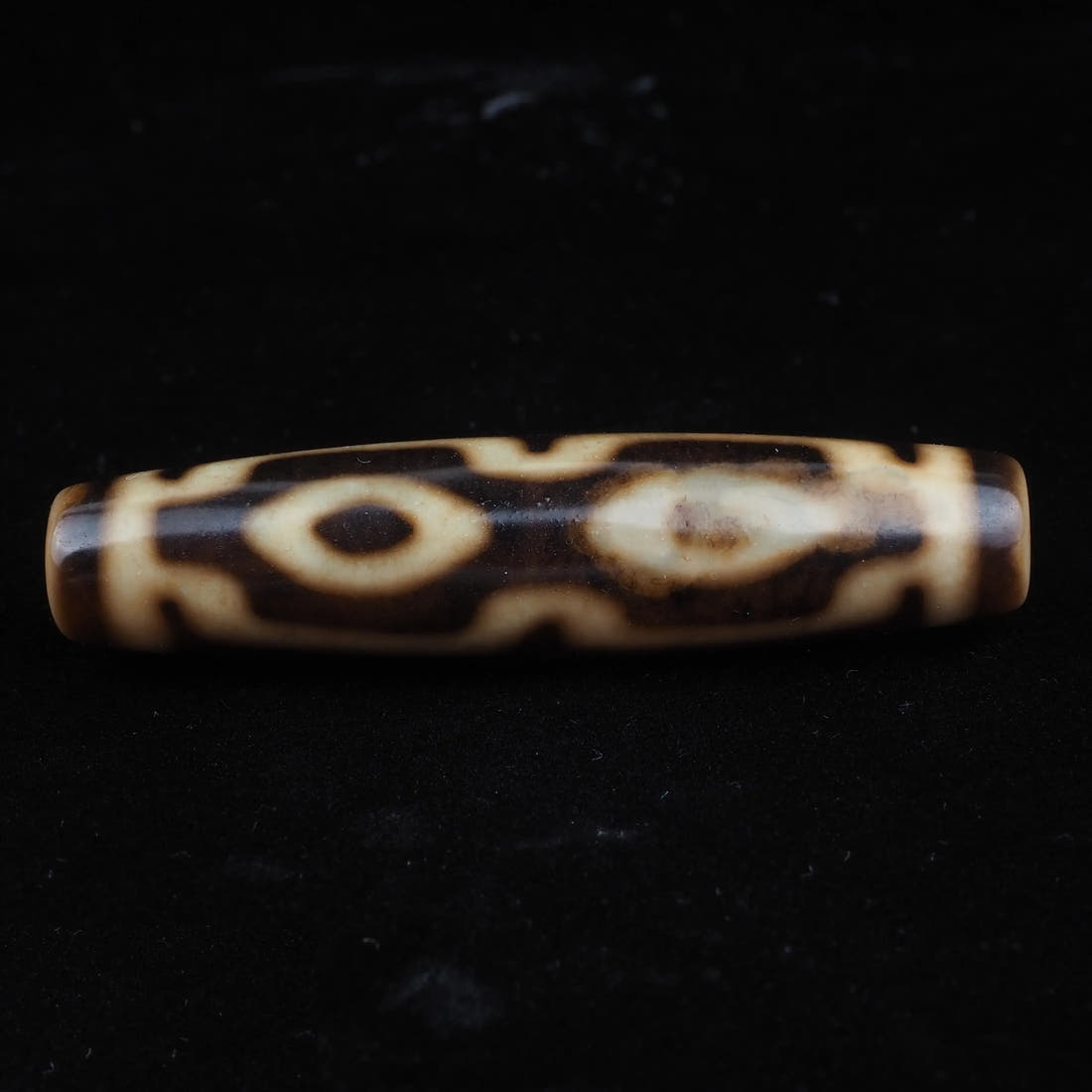 Emperor 4 eyes Dzi Bead Meaning: Benefits, Symbolism & How to Use