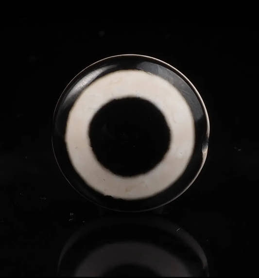 Lukmik Dzi Bead Meaning: Benefits, Symbolism & How to Use