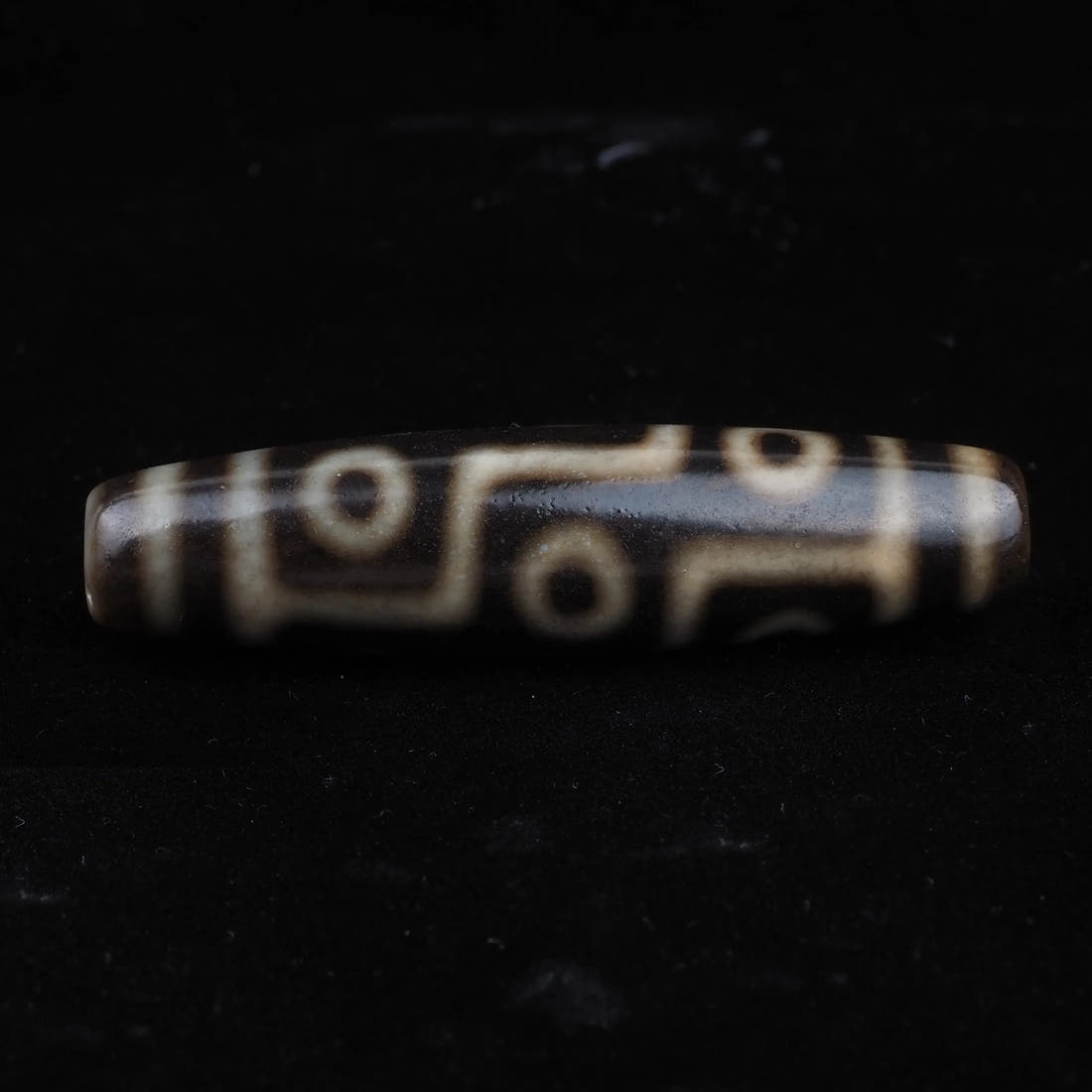 Zigzag 9 eyes Dzi Bead Meaning: Benefits, Symbolism & How to Use