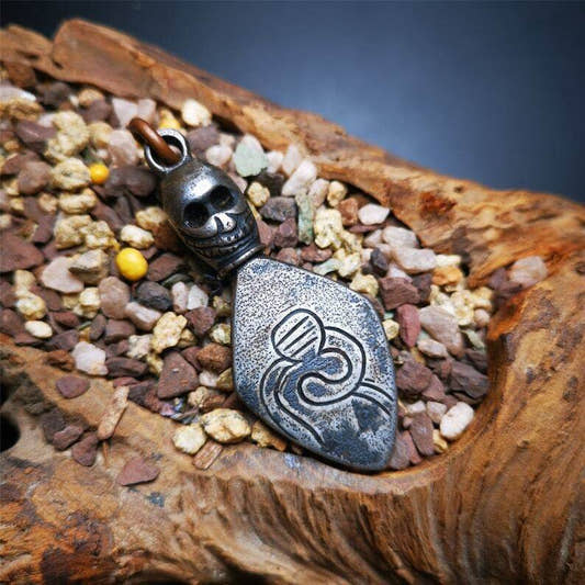 Gandhanra Vintage Skull Sitavana Phurba Amulet,Kila,Kilaka Pendant - Tibetan Buddhist amulet, front view