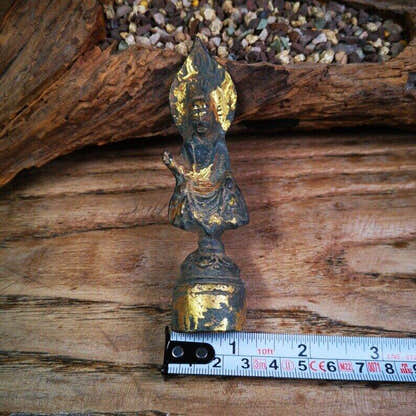Tibetan Statue,Gilt Avalokitesvara,Padmapani - Tibetan Buddhist statue, size reference