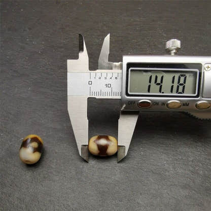 3 Eyes Dzi Spacer Marker Beads 0.4" - Tibetan dzi bead, size reference