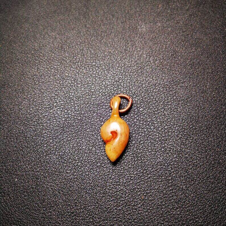 Yak Bone Carved Conch Prayer Bead Pendant,Bead Counter Clip Amulet for Mala - Tibetan Buddhist mala beads, view 5
