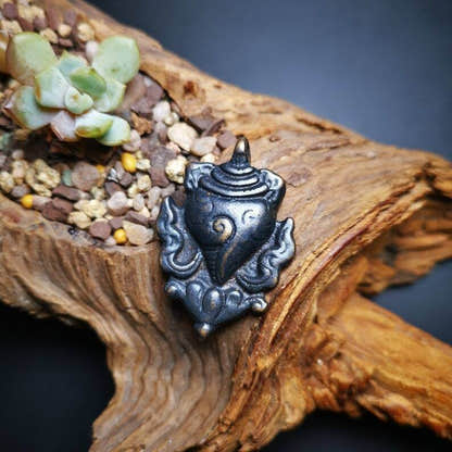 Shankha,Divine Conch Badge,Tibetan Buddhist Amulet Pendant - Tibetan Buddhist amulet, front view