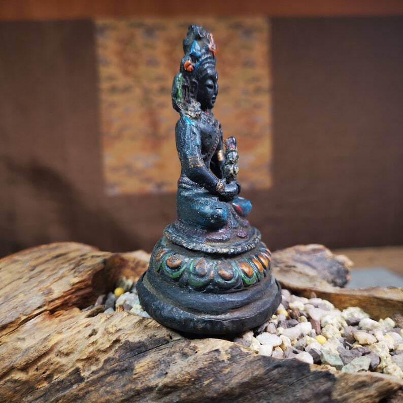 Statue,Amitayus,Buddha of Longevity,80 Years - Tibetan Buddhist statue, close-up detail