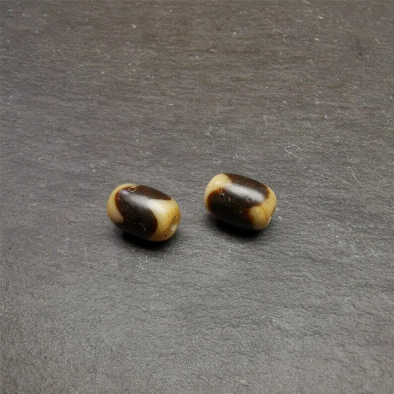 Tiger Tooth Dzi Spacer Marker Beads 0.4" - Tibetan dzi bead, view 7