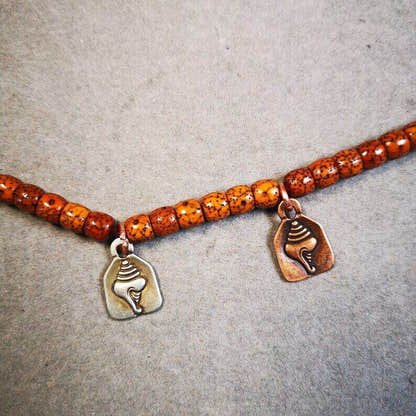 Gandhanra Handmade Mala Counter, Divine Conch Pendant - Tibetan Buddhist mala beads, detailed view