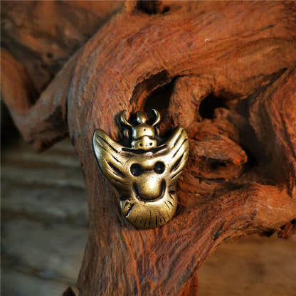 Amulet Garuda,Garula,Suparna - Tibetan Buddhist amulet, size reference