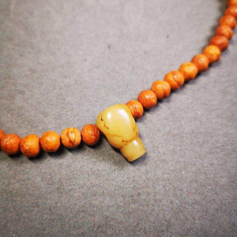 Guru Bead, T-drilled 3-Hole Bead for Prayer Bead - Tibetan Buddhist art, detailed view