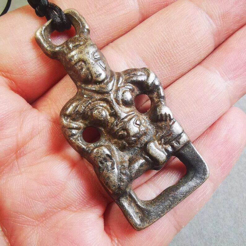 Tibetan Buddhist Statue Badg - Tibetan Buddhist statue, size reference