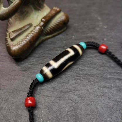 Tibetan Sky & Earth Dzi Bead Necklace,30 Years Old - Tibetan Buddhist bead necklace, close-up detail