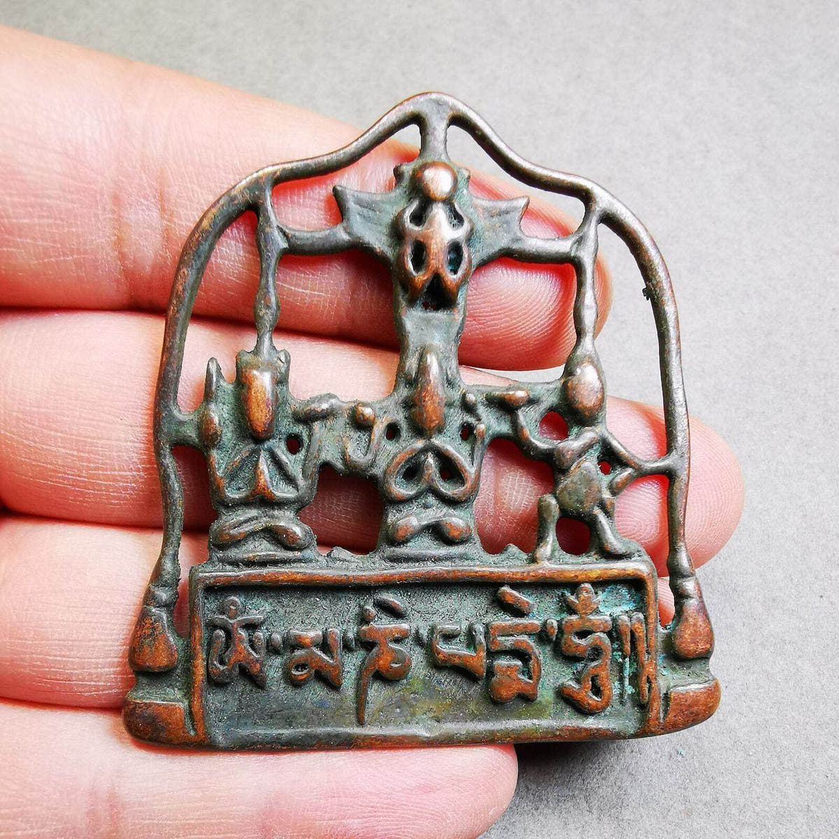 Buddha Statue Badge,Three Great Chenrezig,Manjushri,Vajrapani - Tibetan Buddhist statue, view 9