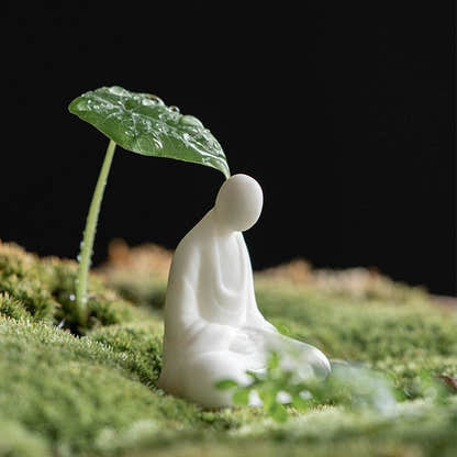 White Porcelain Meditation Buddha Statues - Tibetan Buddhist statue, detailed view