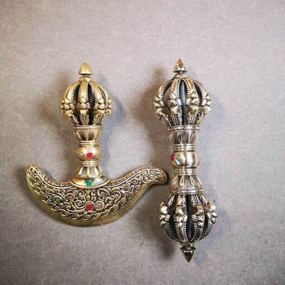 Kartika knife of the Dakinis - Tibetan Buddhist art, size reference