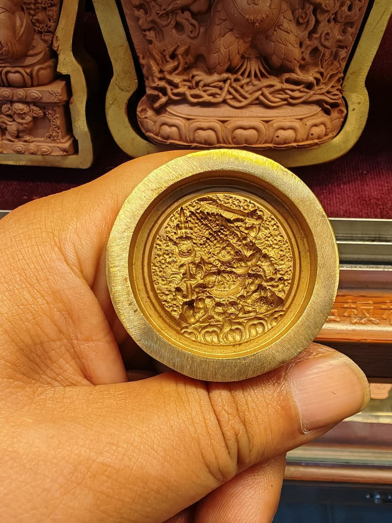 3 Faced 6 Armed Mahakala Tsa Tsa Mold 3.5cm - Tibetan tsa tsa mold, close-up detail