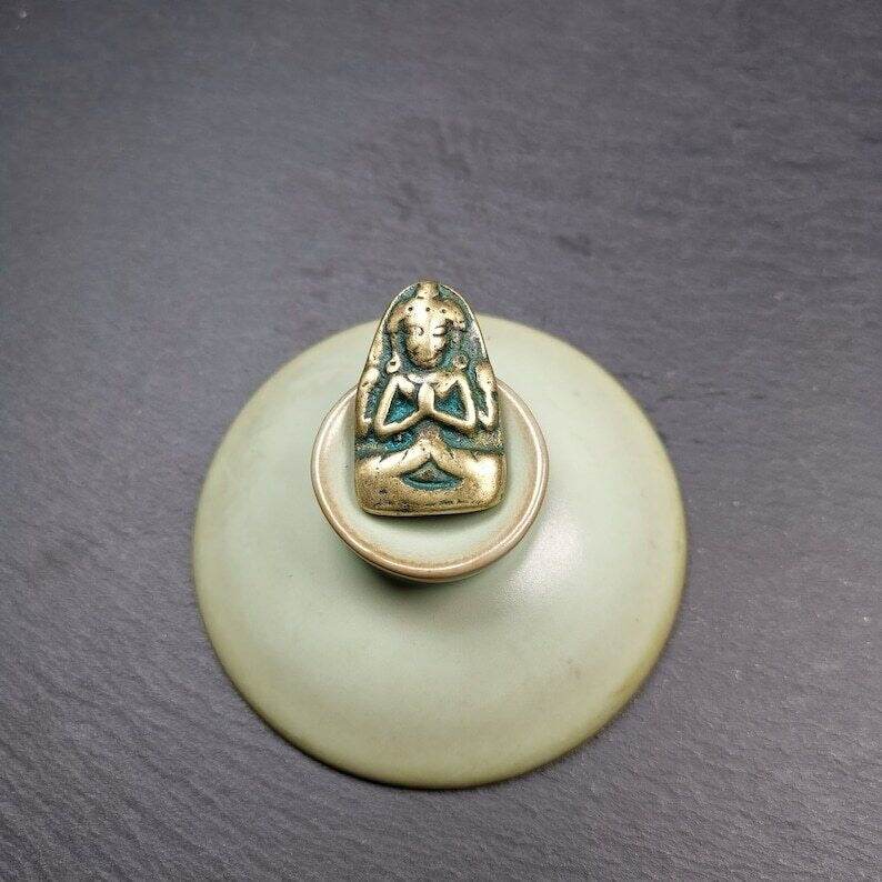 Amulet, Chenrezig Pendant Badge,32 - Tibetan Buddhist amulet, view 9