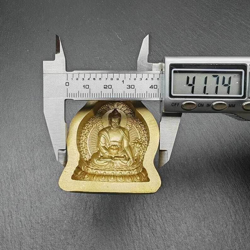 Bhaisajyaguru,Medicine Buddha - 4cm - Tibetan tsa tsa mold, size reference