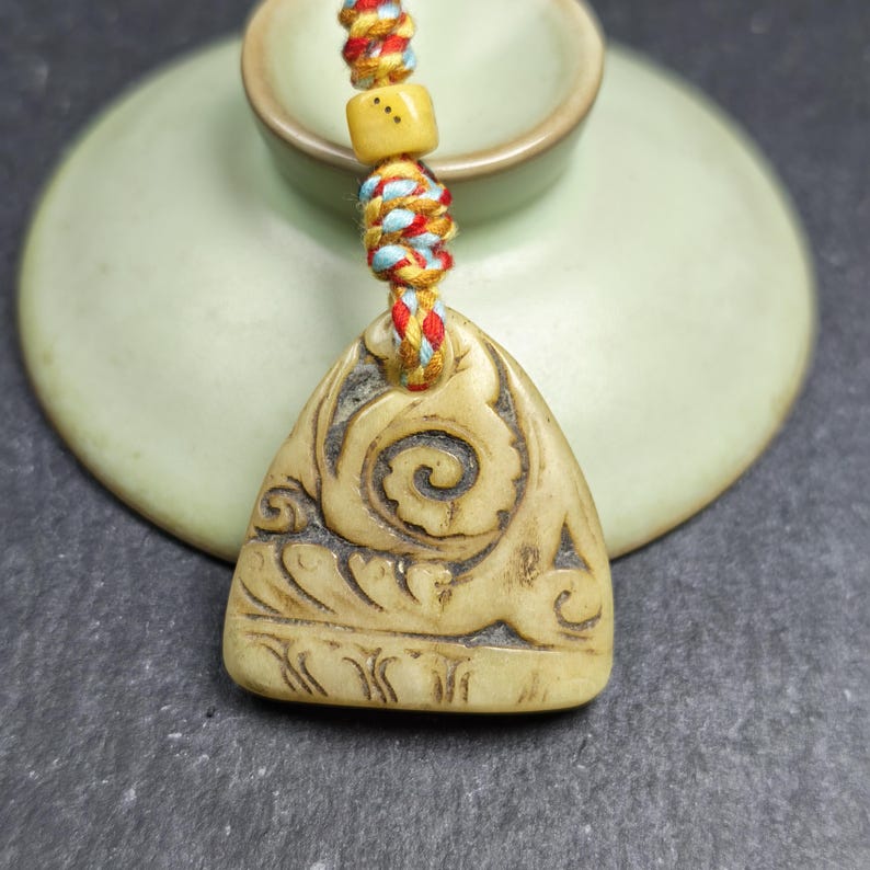 Auspicious Spiral - Eternal Bliss - Hand-carved Tibetan Amulet 32mm - Tibetan Buddhist amulet, view 6
