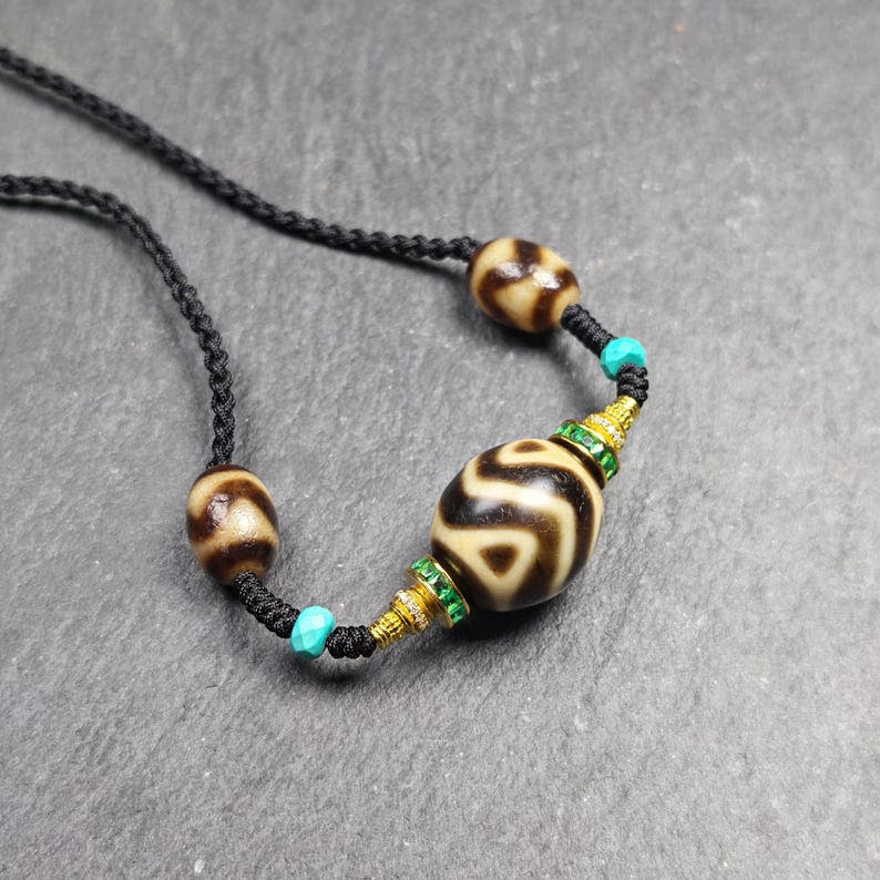 Dalo Dzi Bead Necklace - Round Wave Dzi + Tiger Tooth Dzi - Tibetan Buddhist bead necklace, view 4