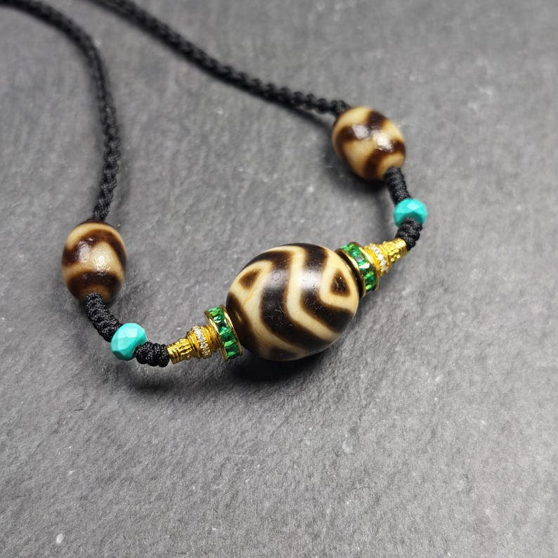 Dalo Dzi Bead Necklace - Round Wave Dzi + Tiger Tooth Dzi - Tibetan Buddhist bead necklace, view 5