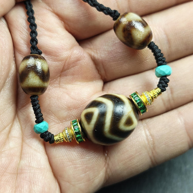 Dalo Dzi Bead Necklace - Round Wave Dzi + Tiger Tooth Dzi - Tibetan Buddhist bead necklace, view 7
