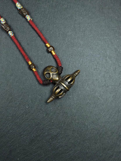 Authentic Old Citipati Skull Vajra Amulet - 53 - Tibetan Buddhist amulet, detailed view