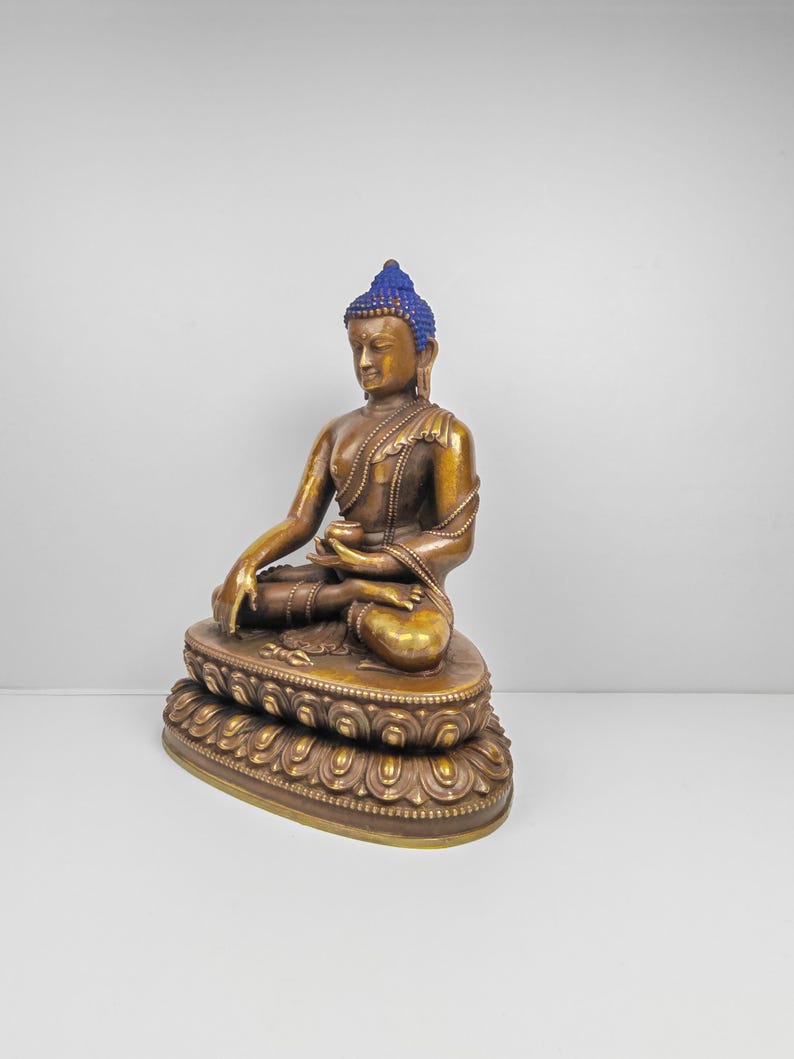 Old Shakyamuni Statue - Acient Tibetan Buddhist Statue 17cm Height - Tibetan Buddhist statue, detailed view