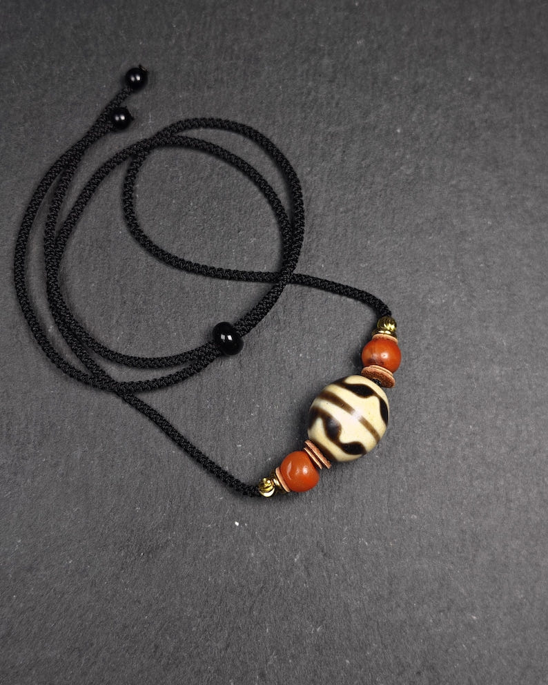 Authentic Tiger Tooth Darlo Dzi Choker - Tibetan Dzi Short Necklace - Tibetan Buddhist bead necklace, detailed view