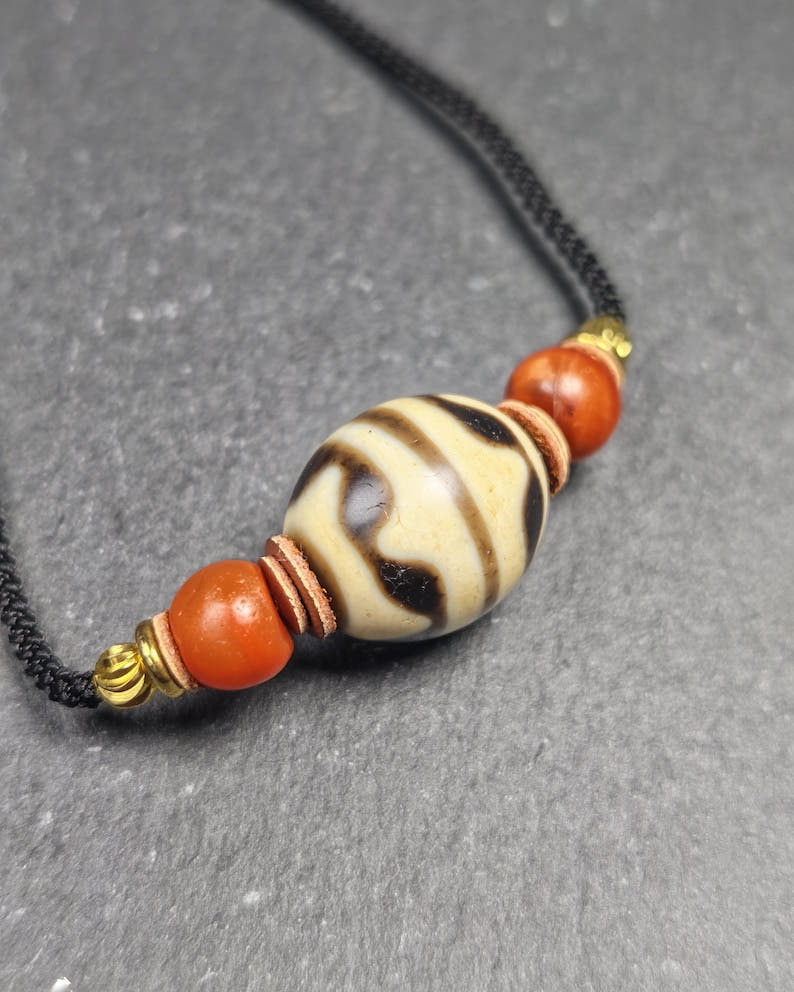 Authentic Tiger Tooth Darlo Dzi Choker - Tibetan Dzi Short Necklace - Tibetan Buddhist bead necklace, view 4