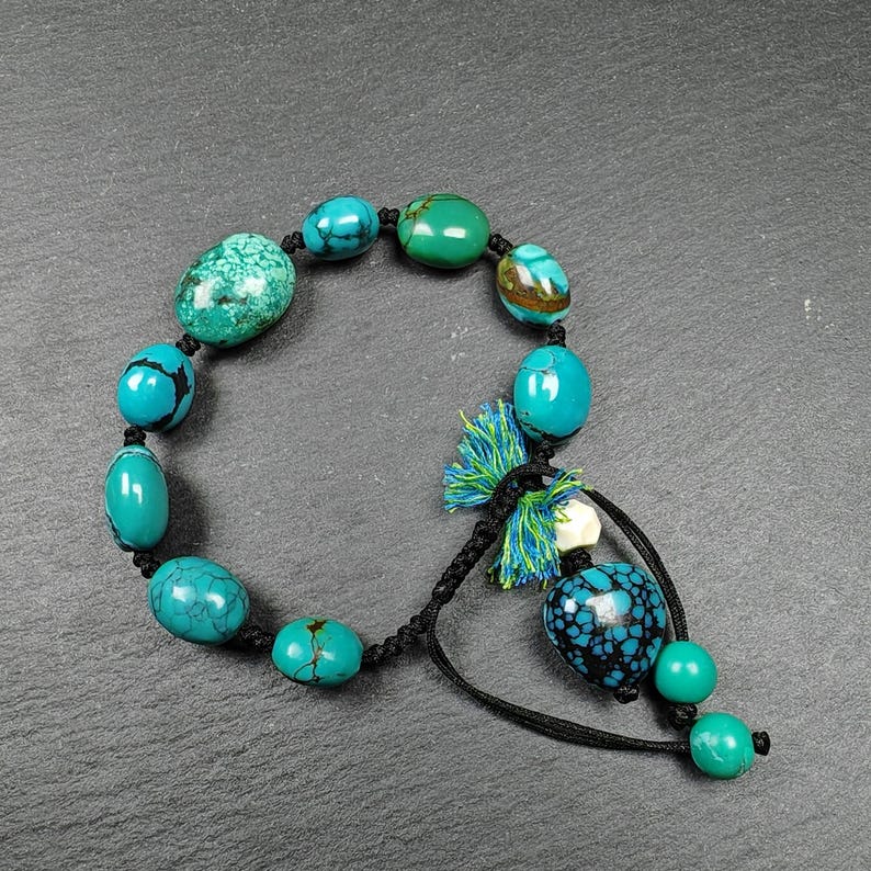 Authentic Turquoise Wrist Mala Bracelet - Old Tibetan Rosary Prayer Beads - 12mm - Tibetan Buddhist mala beads, close-up detail