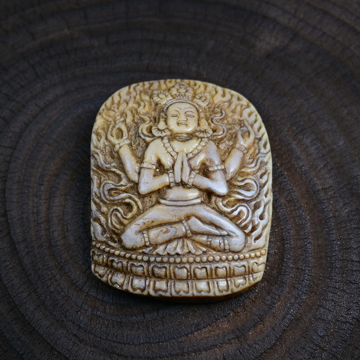 amulet Garuda - Tibetan Buddhist amulet, front view