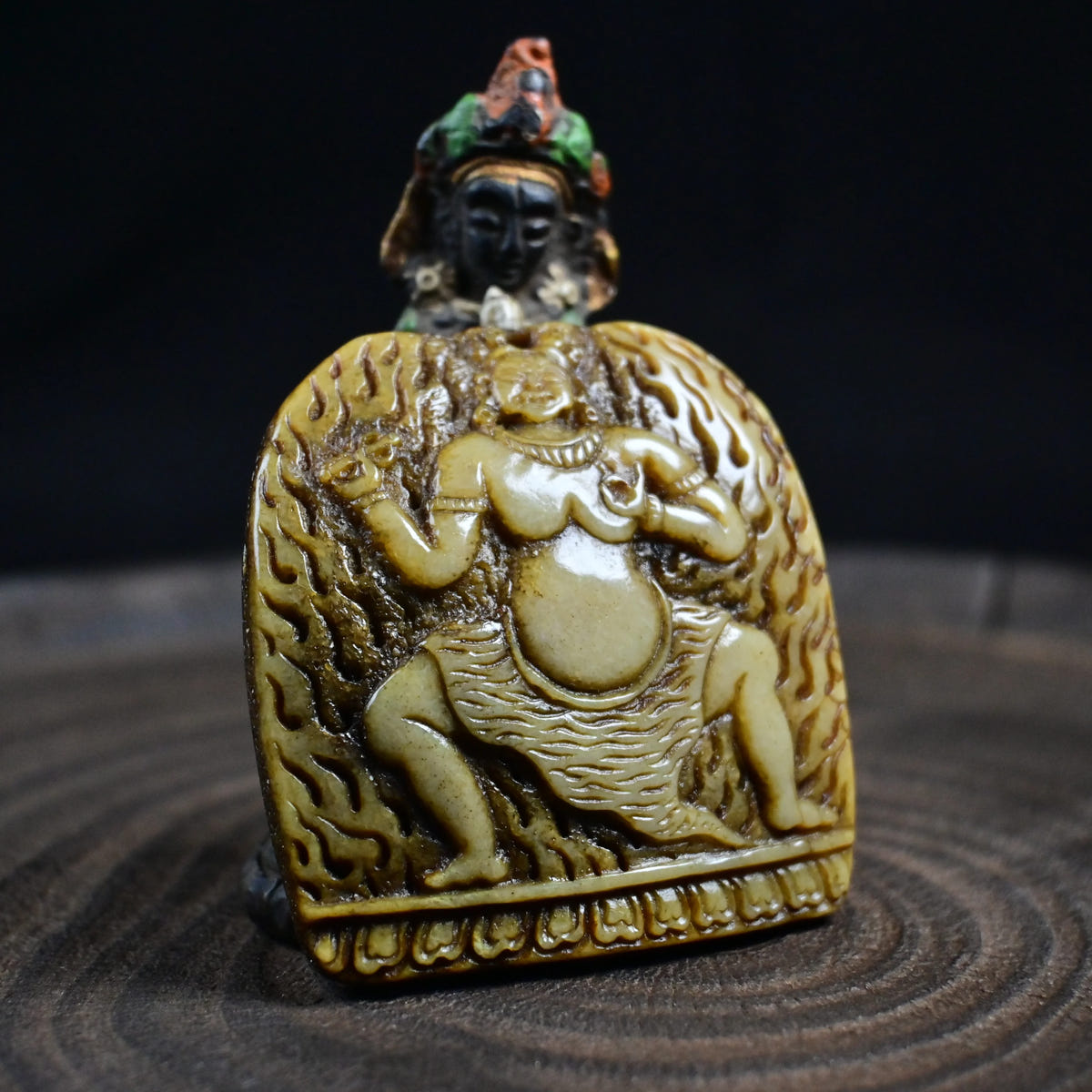 Vajrapani - Antique Tibetan Kapala Amulet - Hand-Carved - Late 19th–Early 20th Century - Tibetan Buddhist amulet, front view