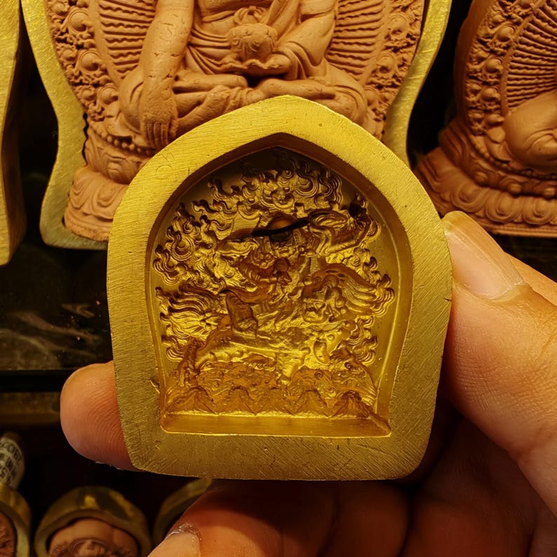 Damchen Dorje Lekpa Tsa Tsa Mold - Tibetan tsa tsa mold, detailed view