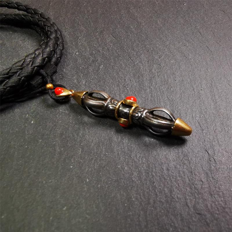 Five-pronged Vajra Necklace 1.96" - Tibetan Buddhist bead necklace, close-up detail