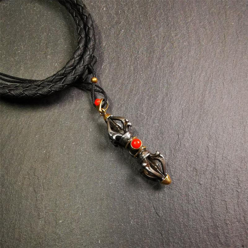 Five-pronged Vajra Necklace 1.77" - Tibetan Buddhist bead necklace, close-up detail