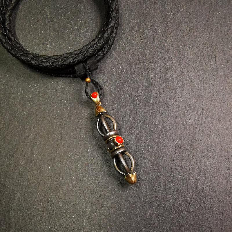 Five-pronged Vajra Necklace 1.77" - Tibetan Buddhist bead necklace, close-up detail