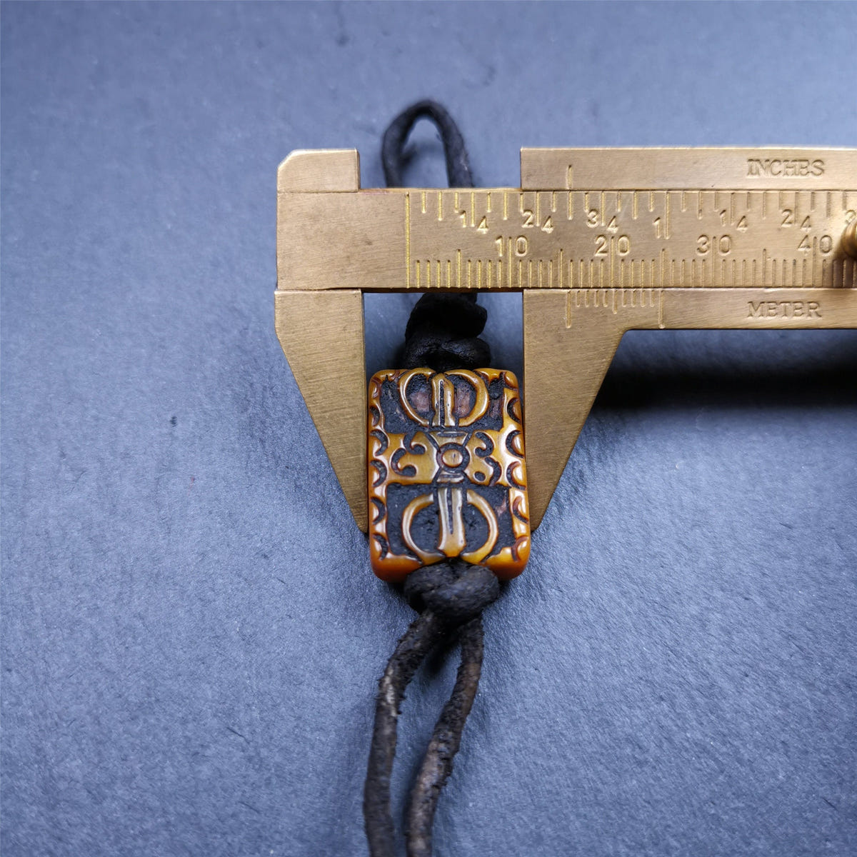 Bone Carved Vajra 0.83" - Tibetan Buddhist vajra, view 9