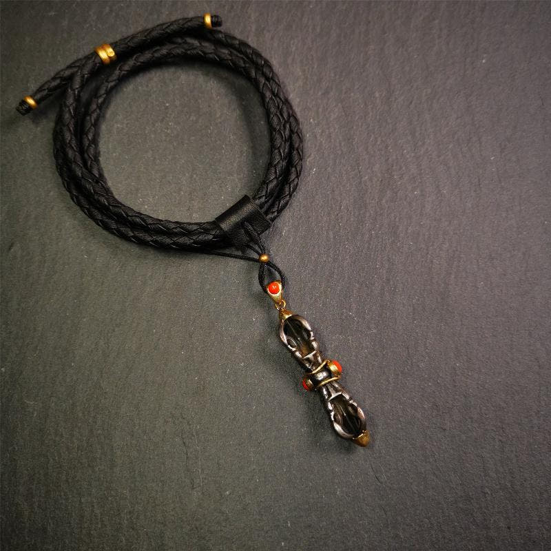 Five-pronged Vajra Necklace 1.77" - Tibetan Buddhist bead necklace, close-up detail