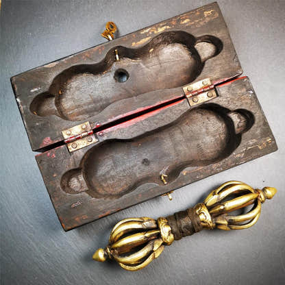 9 Pronged Vintage Vajra Dorje 7.0" - Tibetan Buddhist vajra, view 6