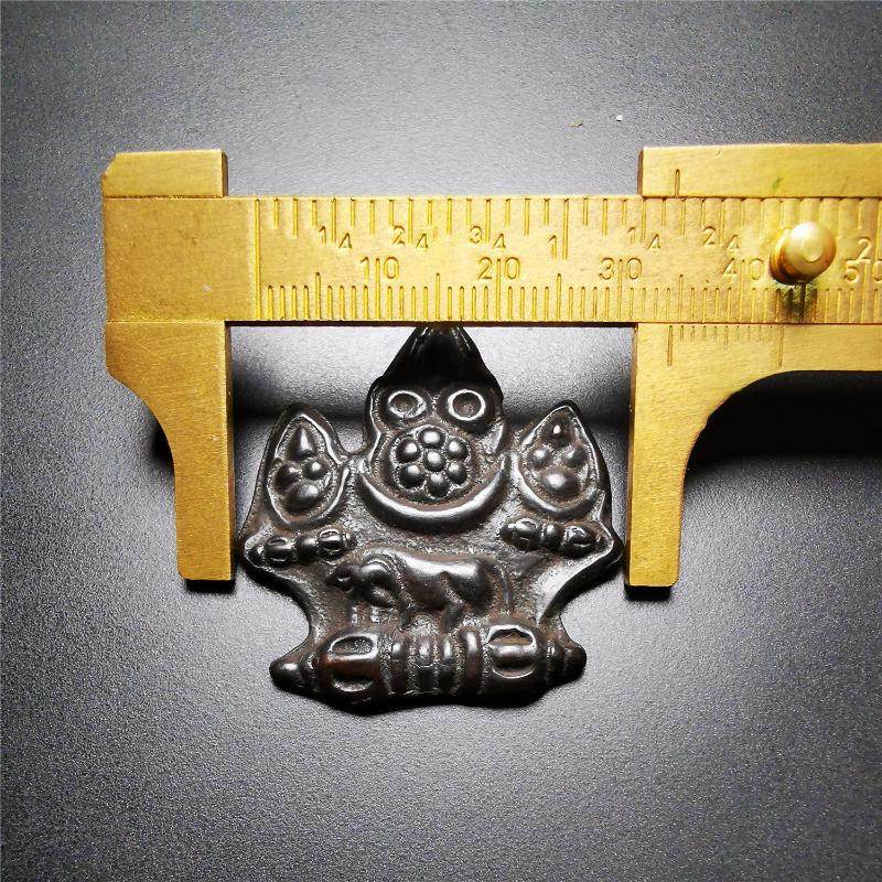 Mani Jewel Wish-Fulfilling Cintamani Badge - Tibetan Buddhist amulet, view 9
