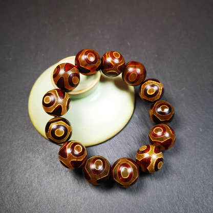 3 Eyes Dzi Bead Bracelet 0.63" - Tibetan dzi bead, close-up detail