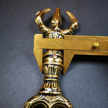 Unique Flat Vajra 6.3" - Tibetan Buddhist vajra, size reference