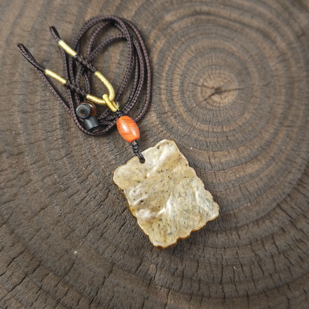 Kapala Amulet Pendant - Conch Shell - Tibetan Buddhist amulet, detailed view