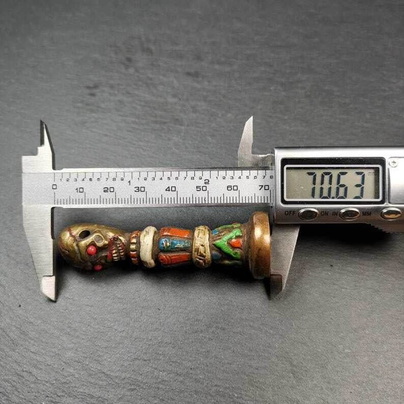 Seal Stamp Amulet - Gecko Pattern - Tibetan Buddhist amulet, size reference