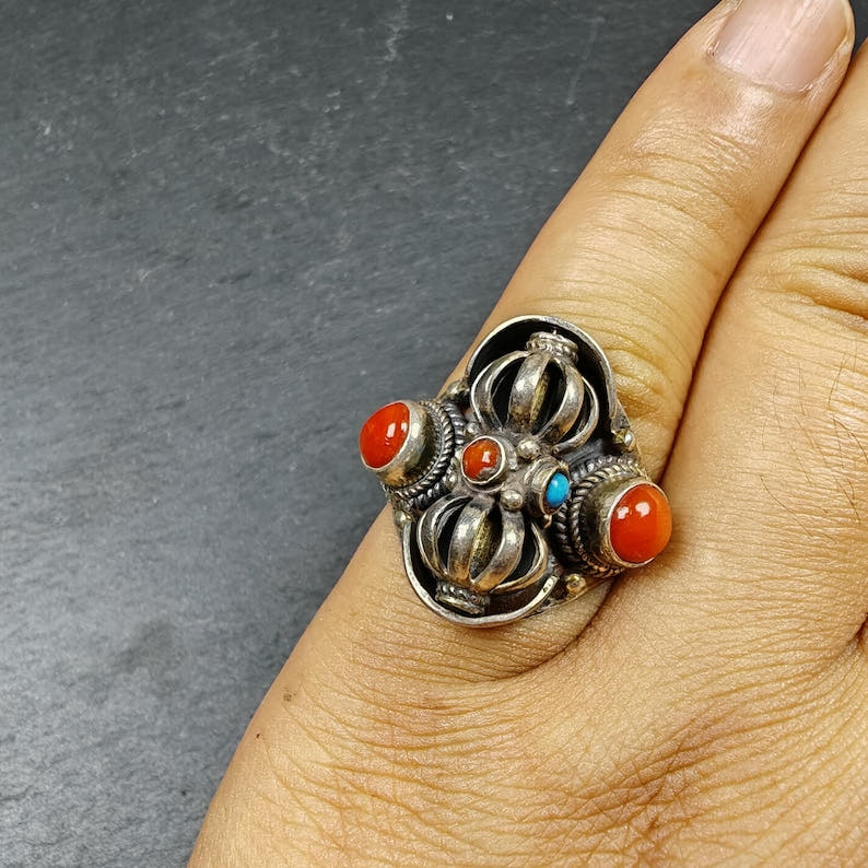 Silver Ring - Tibetan Buddhist vajra, view 4